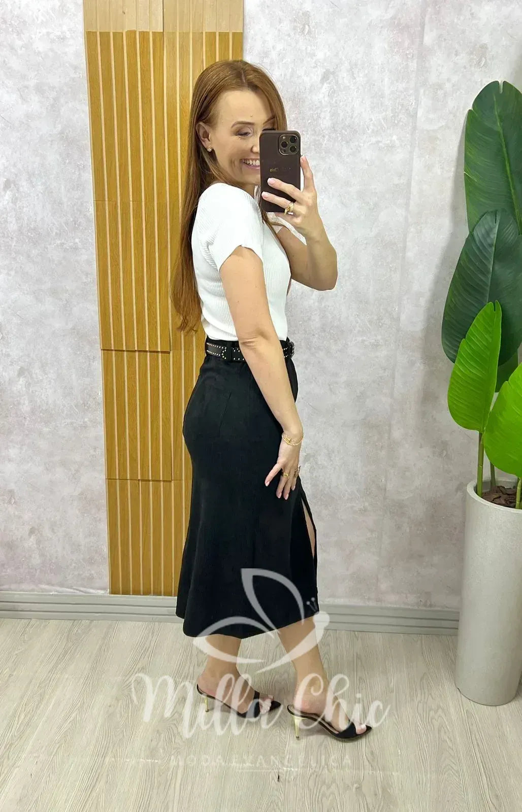 Saia Aline em Cotelê – Preta