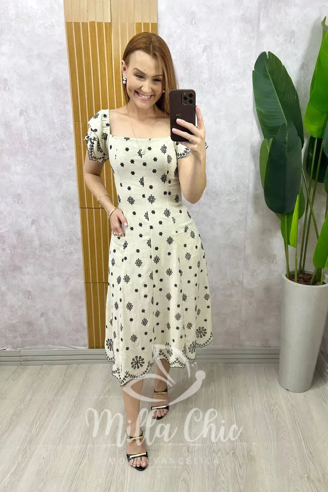 Vestido Eliara Em Linho Bordado – Preto